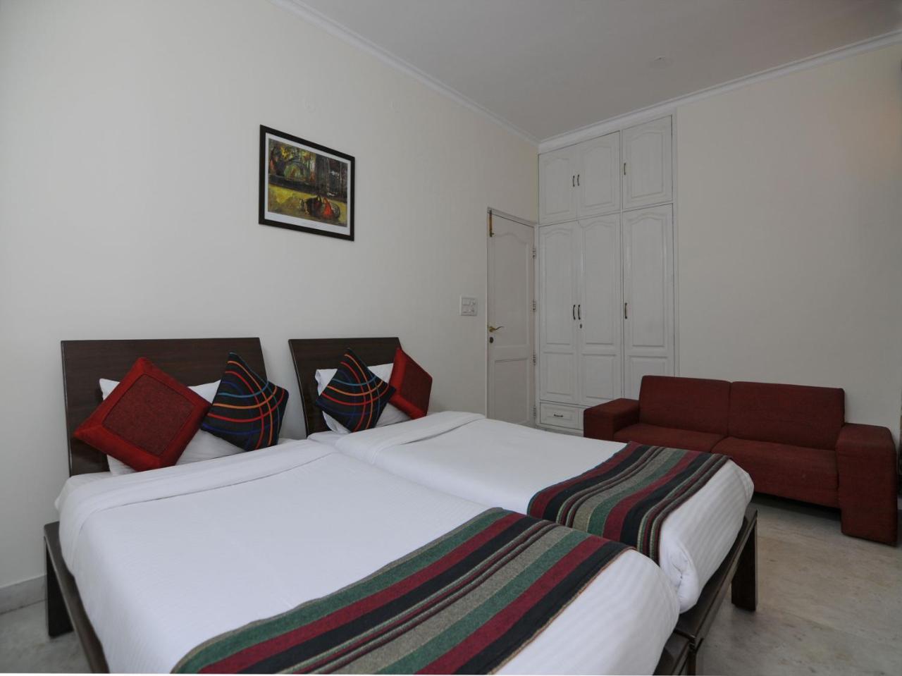 Hotel Mehra Residency At The Airport 2*