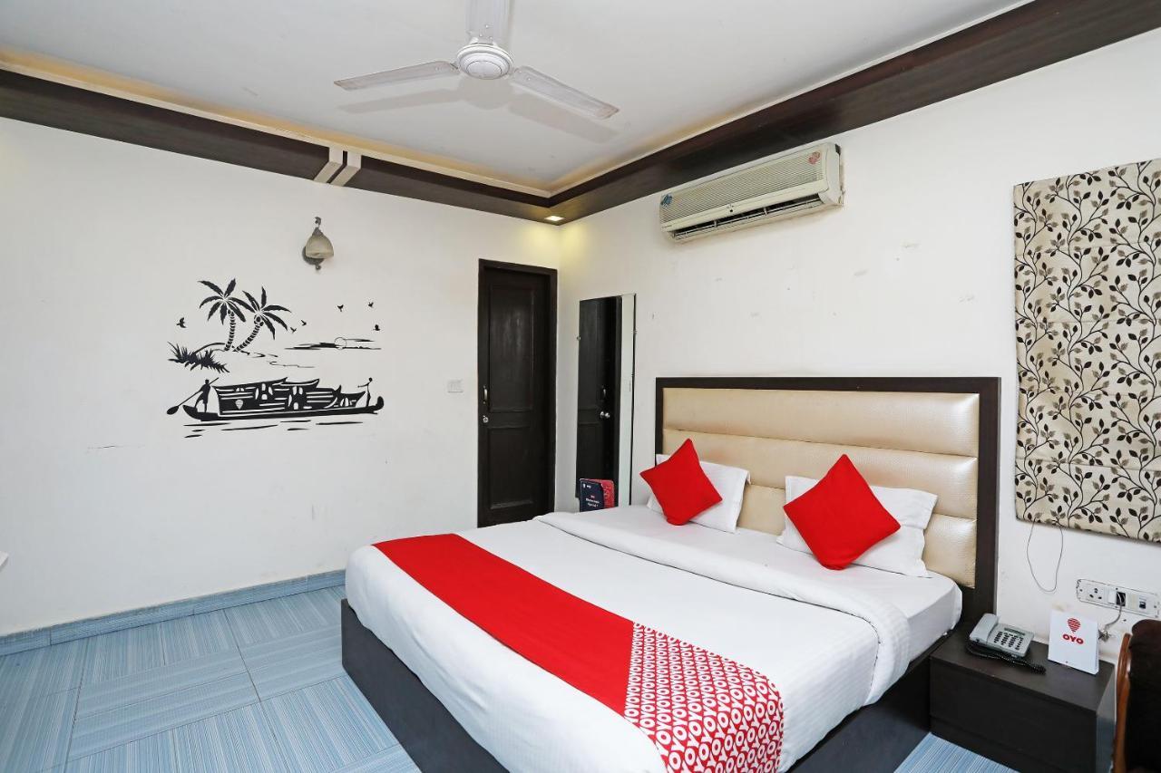 Oyo South Plaza Near Lotus Temple Hotel 3*