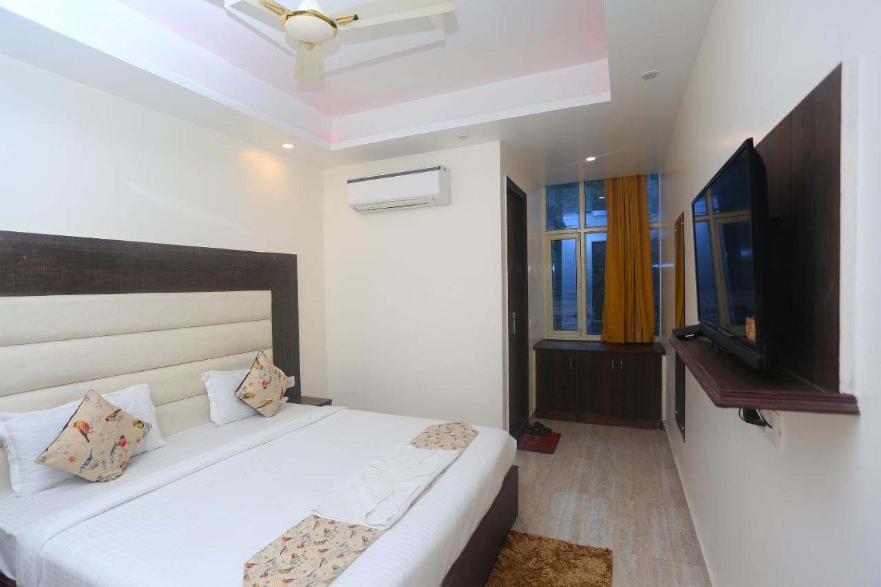 Hotel Raj Palace - Igi Airport Delhi 5*