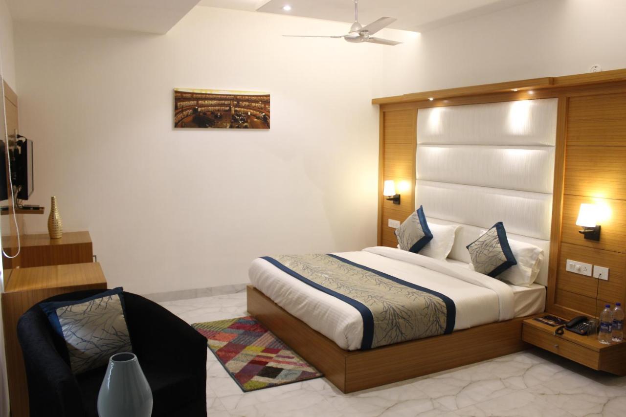 Aero Star Near Delhi Airport 3*
