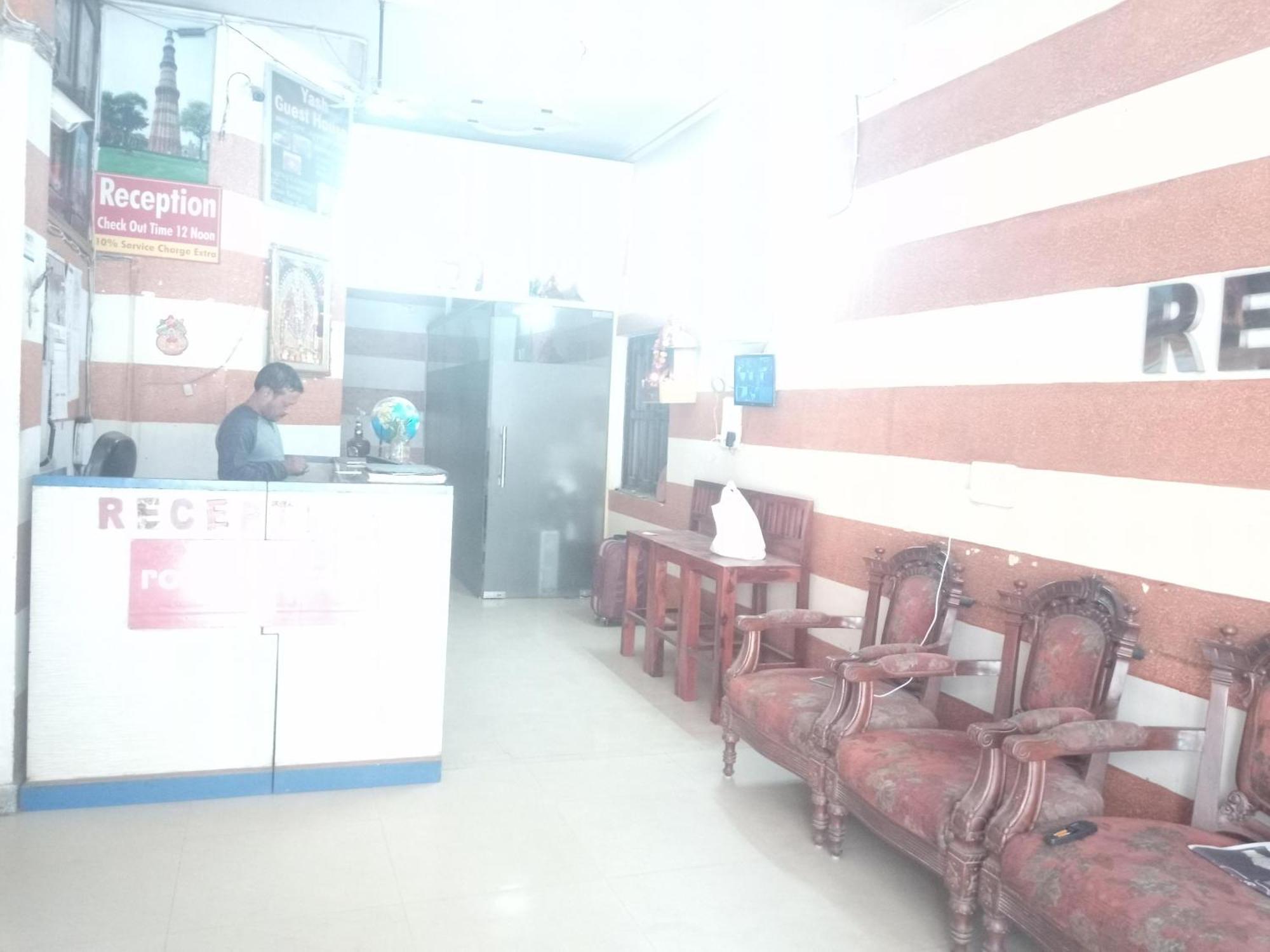 Guest house Yash 01 Minute Walk In Nizamuddin Railway Station New Delhi