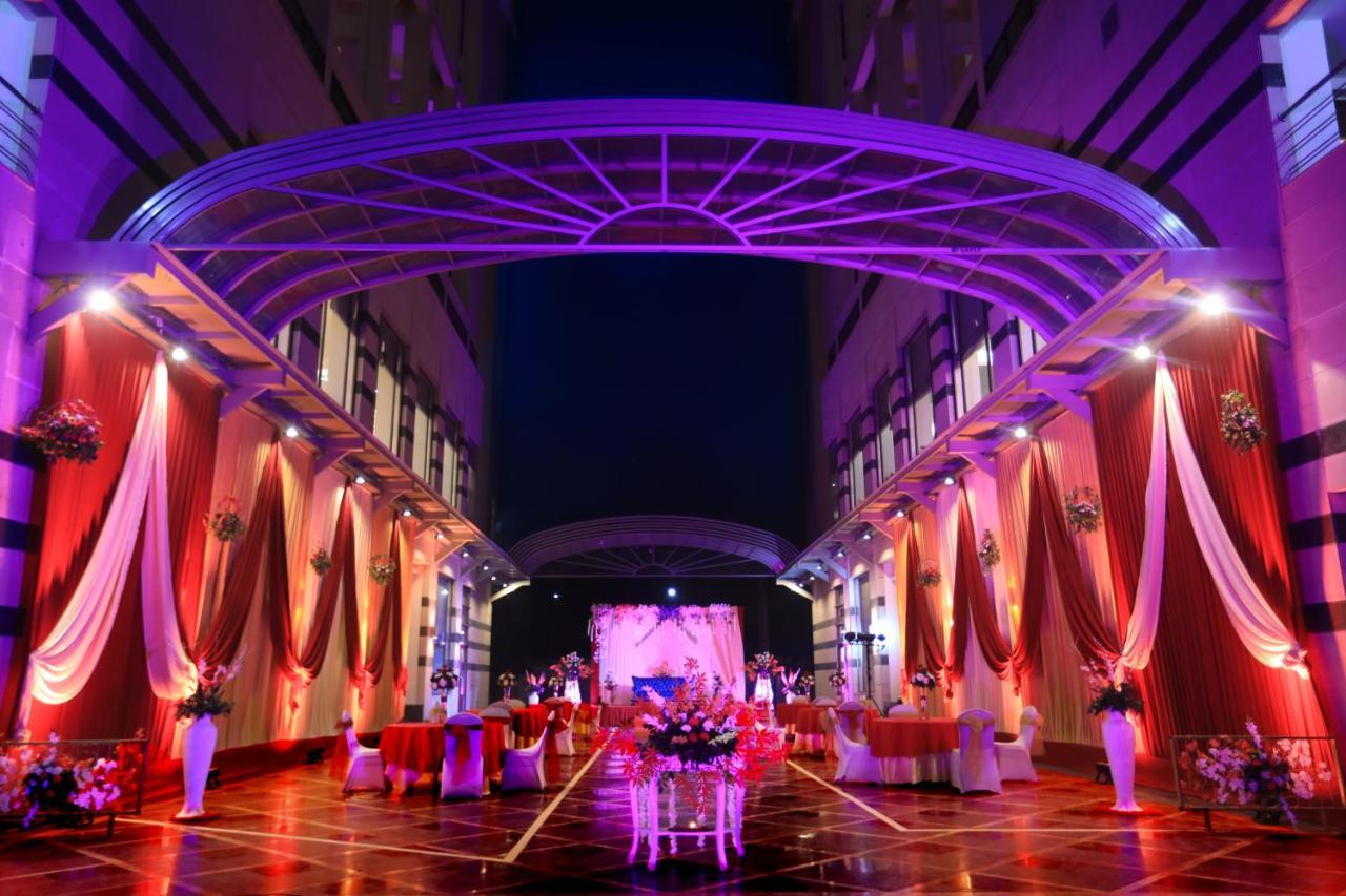 La New Hotel