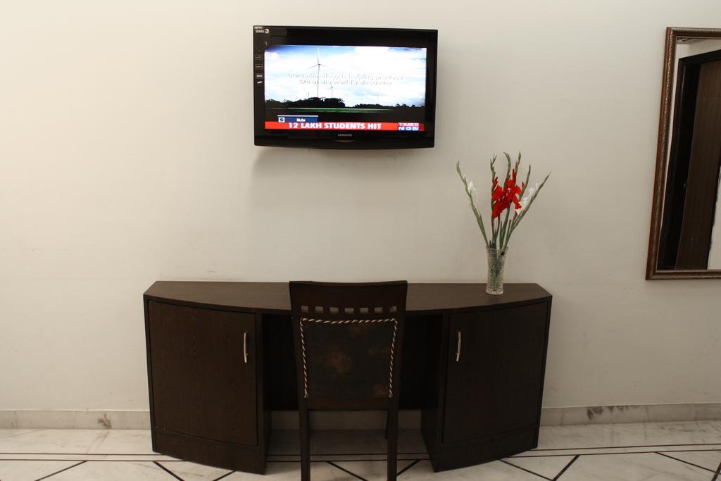 Apra International Hotel 3*