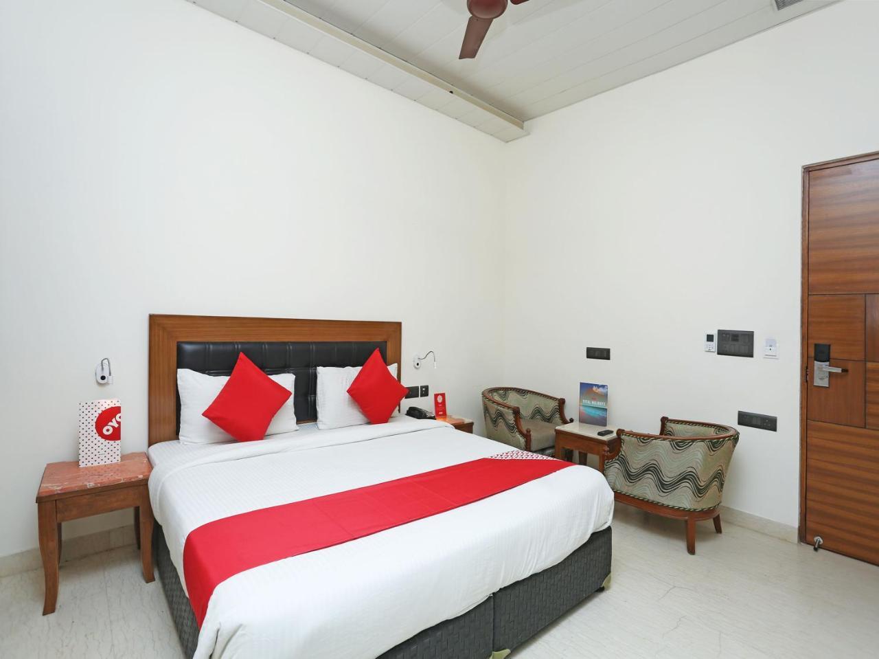 Hotel Oyo 738 Castle Delhi (National Capital Territory of India)