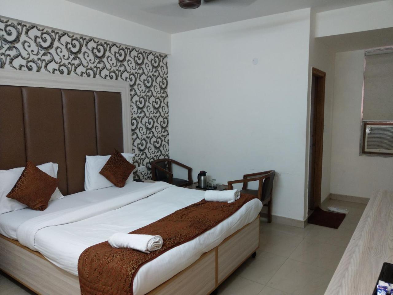 Hotel Citi Continental 3*