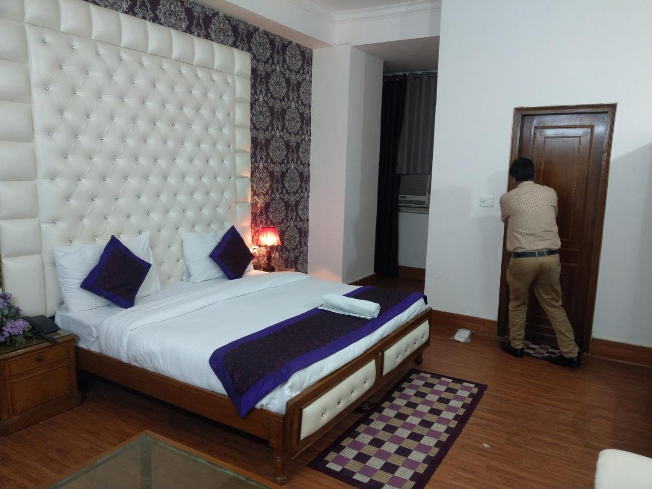Hotel Citi Continental 3*