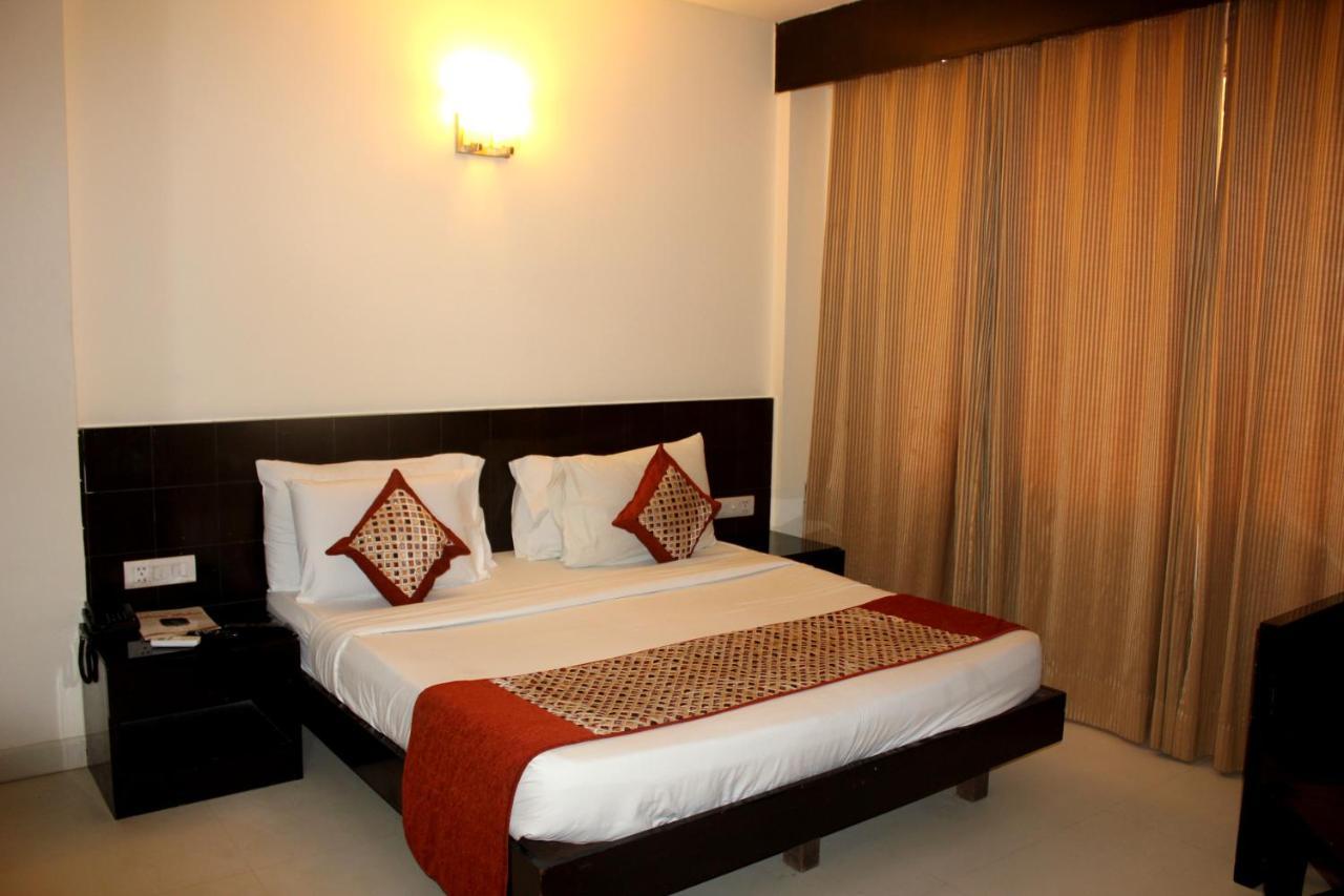 Aman Deluxe Hotel 3*