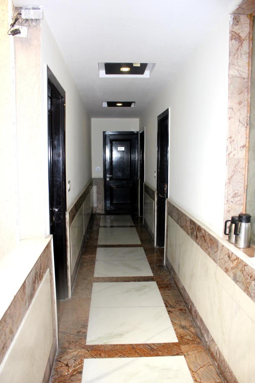 Aman Deluxe Hotel 3*