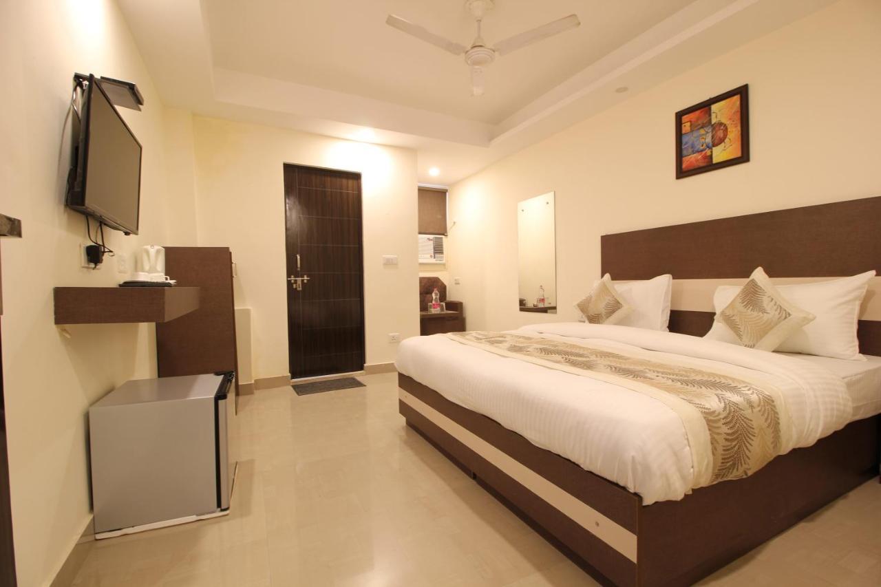 Kelvish Hotel *