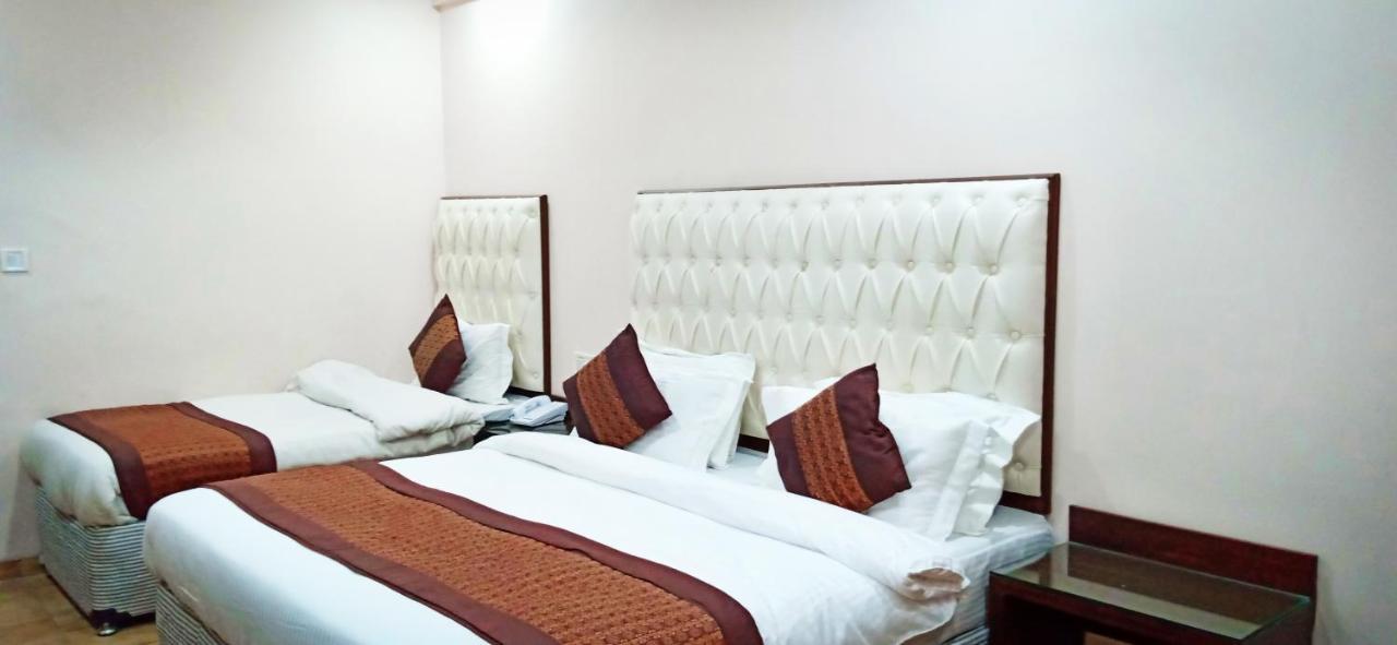 Kabeer New @ New Railway Station Hotel