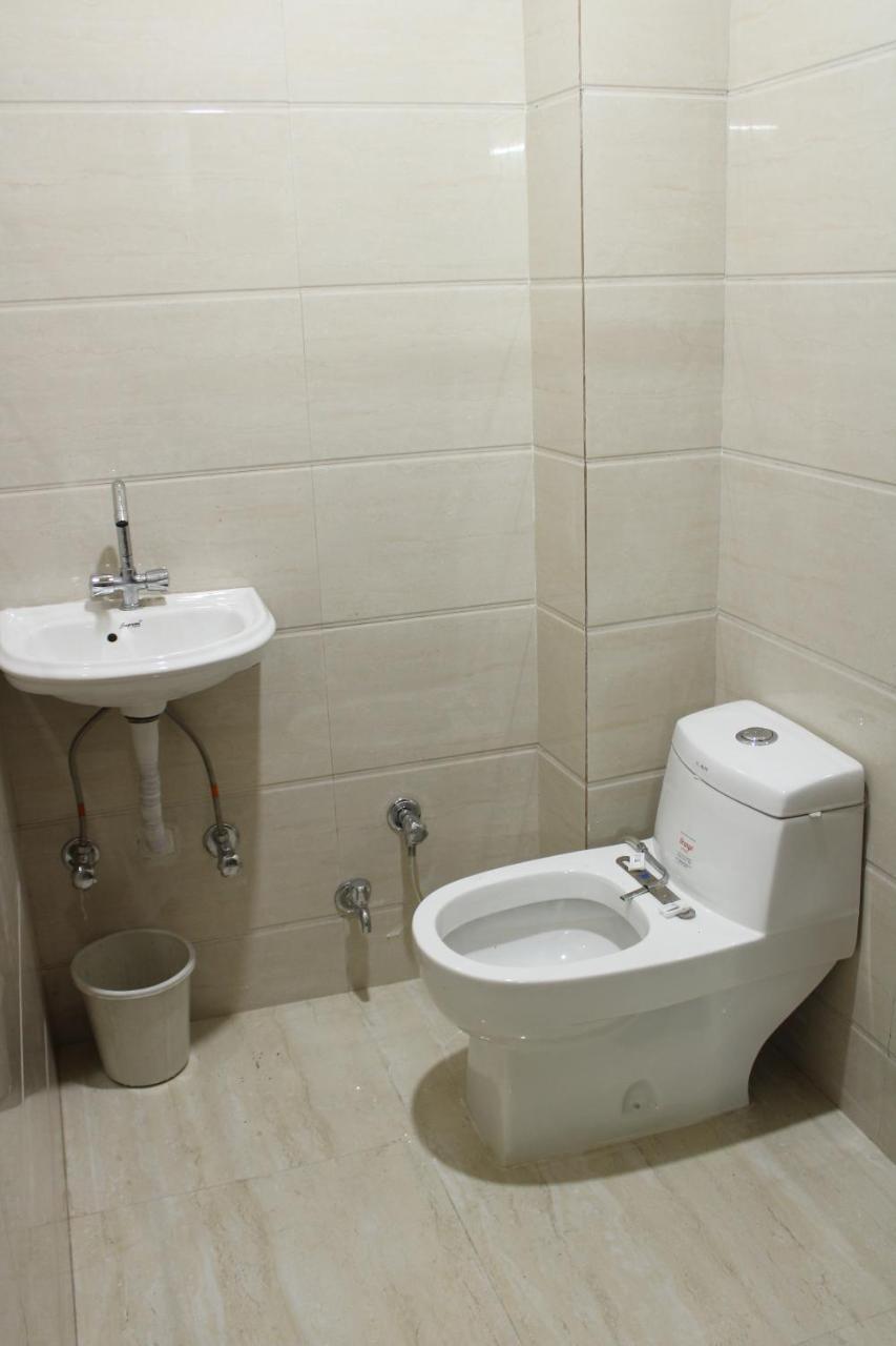 Travellers Paradise Hostel New Delhi