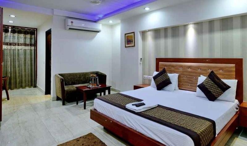 Emporio Near Railway Station 3*