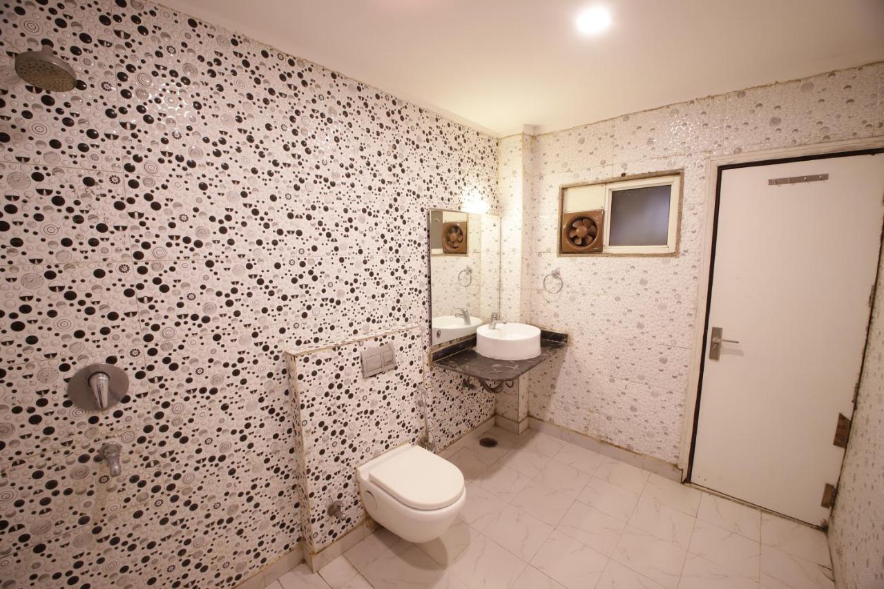 Golden Wings Guest house New Delhi