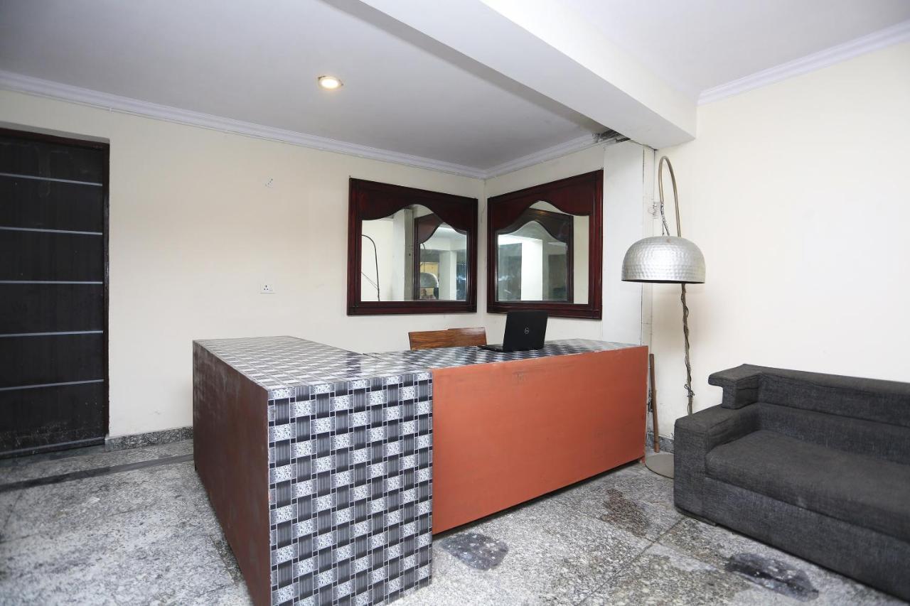 Hotel Oyo 28670 Dev Palace Gurgaon