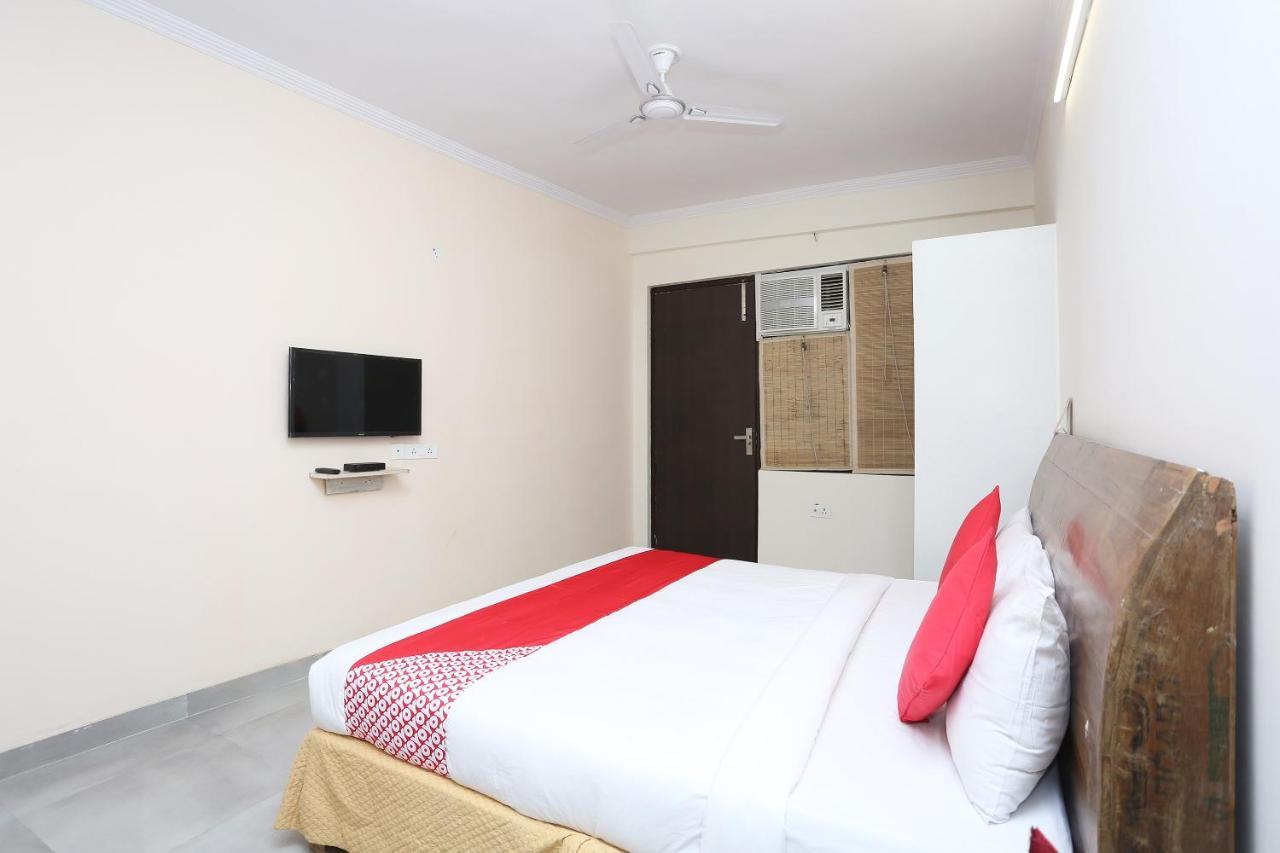 Oyo 28670 Dev Palace Hotel Gurgaon