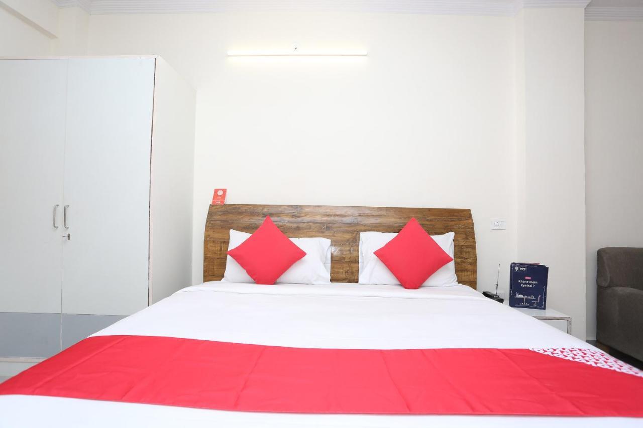 Oyo 28670 Dev Palace Gurgaon