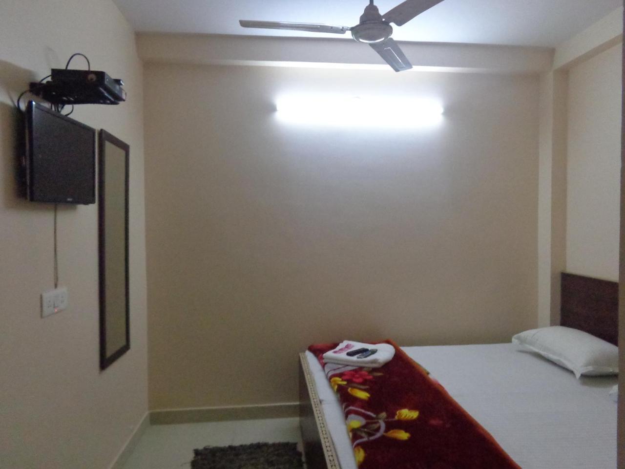 Delhi Inn 2*