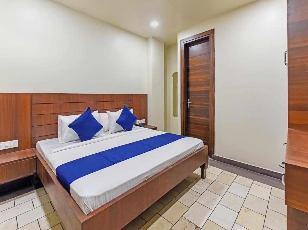 Hotel Fabexpress Marigold I New Delhi