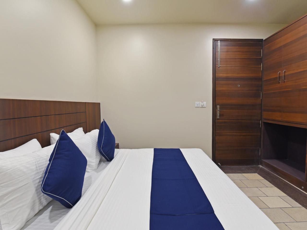 Hotel Fabexpress Marigold I New Delhi