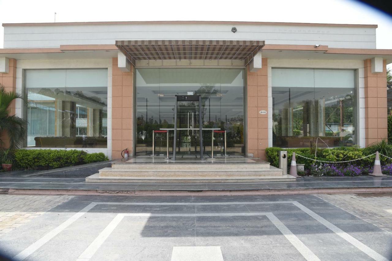 Opulent By Udman Chhattarpur 4* New Delhi