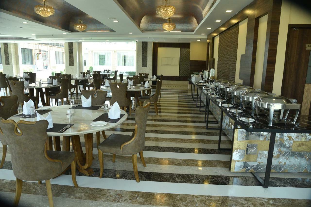 Opulent By Udman Chhattarpur Hotel