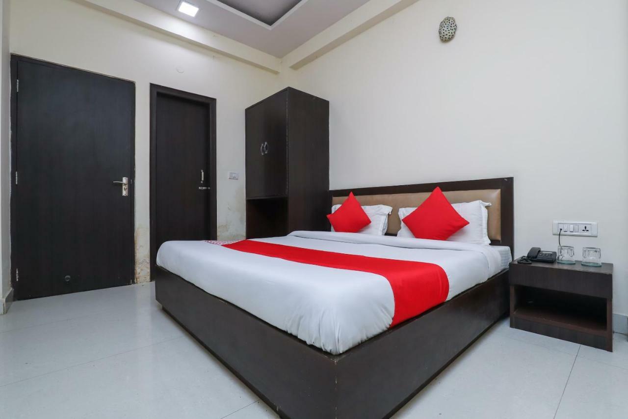 Hotel Oyo 24901 Achi House 3*