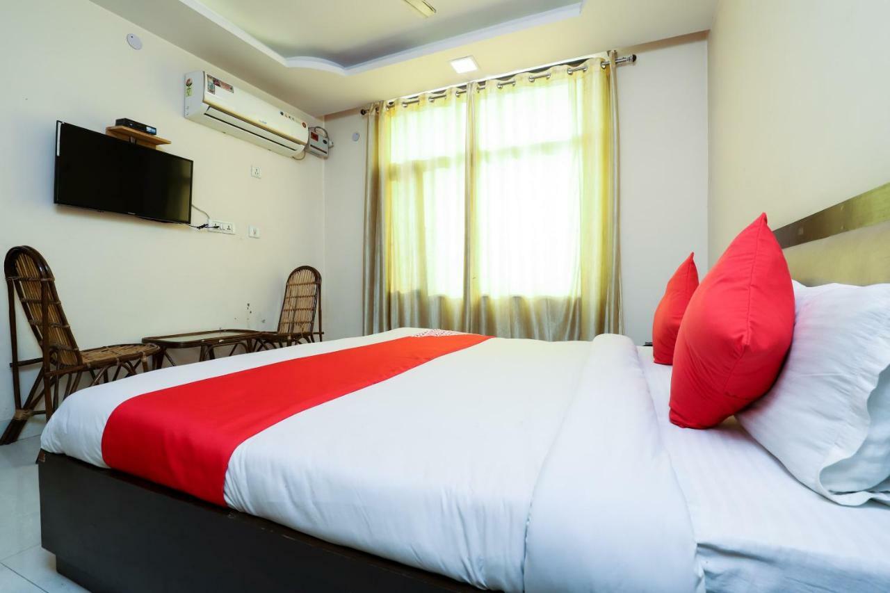 Oyo 24901 Achi House