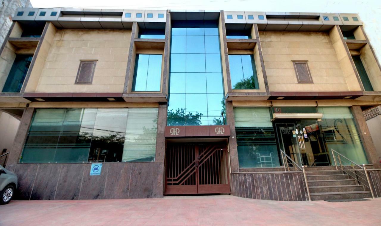The Impress Near Delhi Airport Hotel 4*