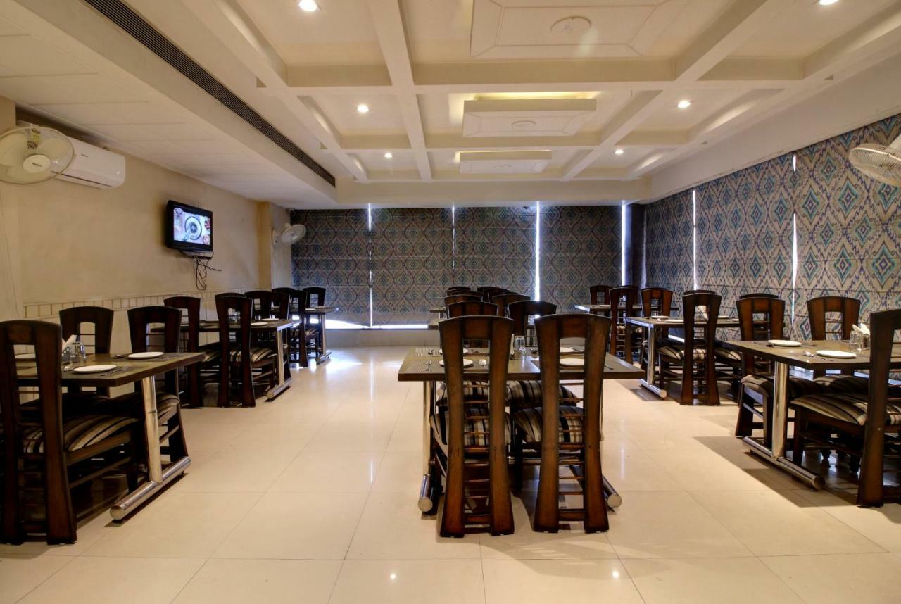 The Impress Near Delhi Airport 4*