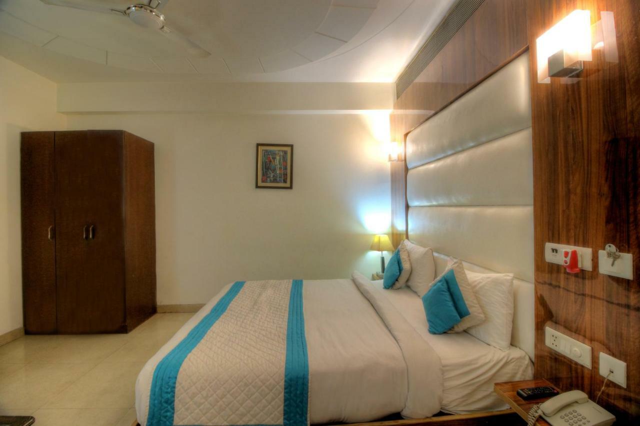 The Impress Near Delhi Airport Hotel 4*
