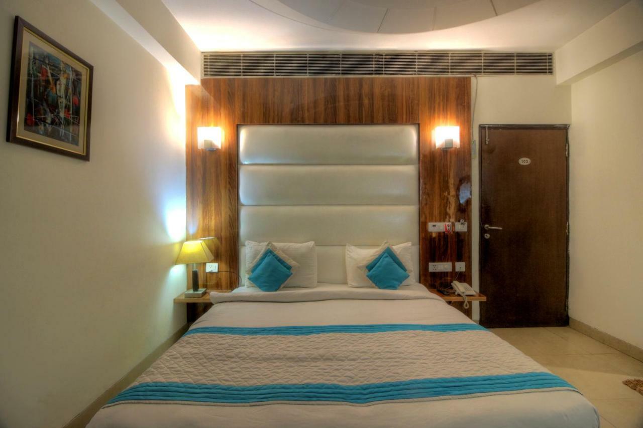The Impress Near Delhi Airport Hotel 4*