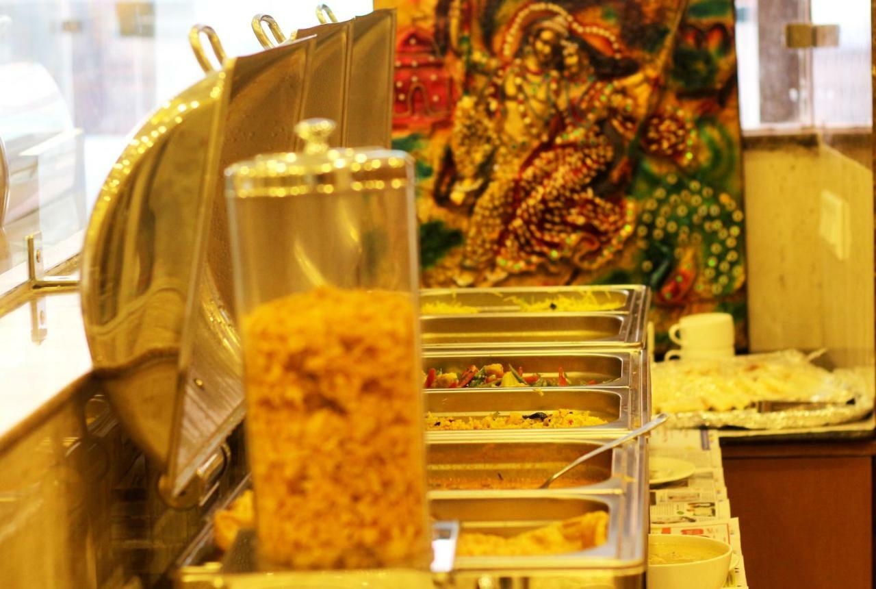 Hotel The Impress Near Delhi Airport 4*