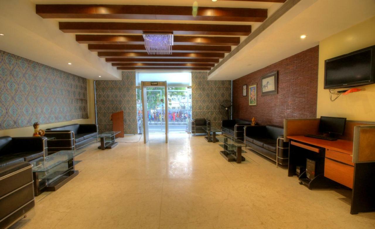 The Impress Near Delhi Airport Hotel 4*