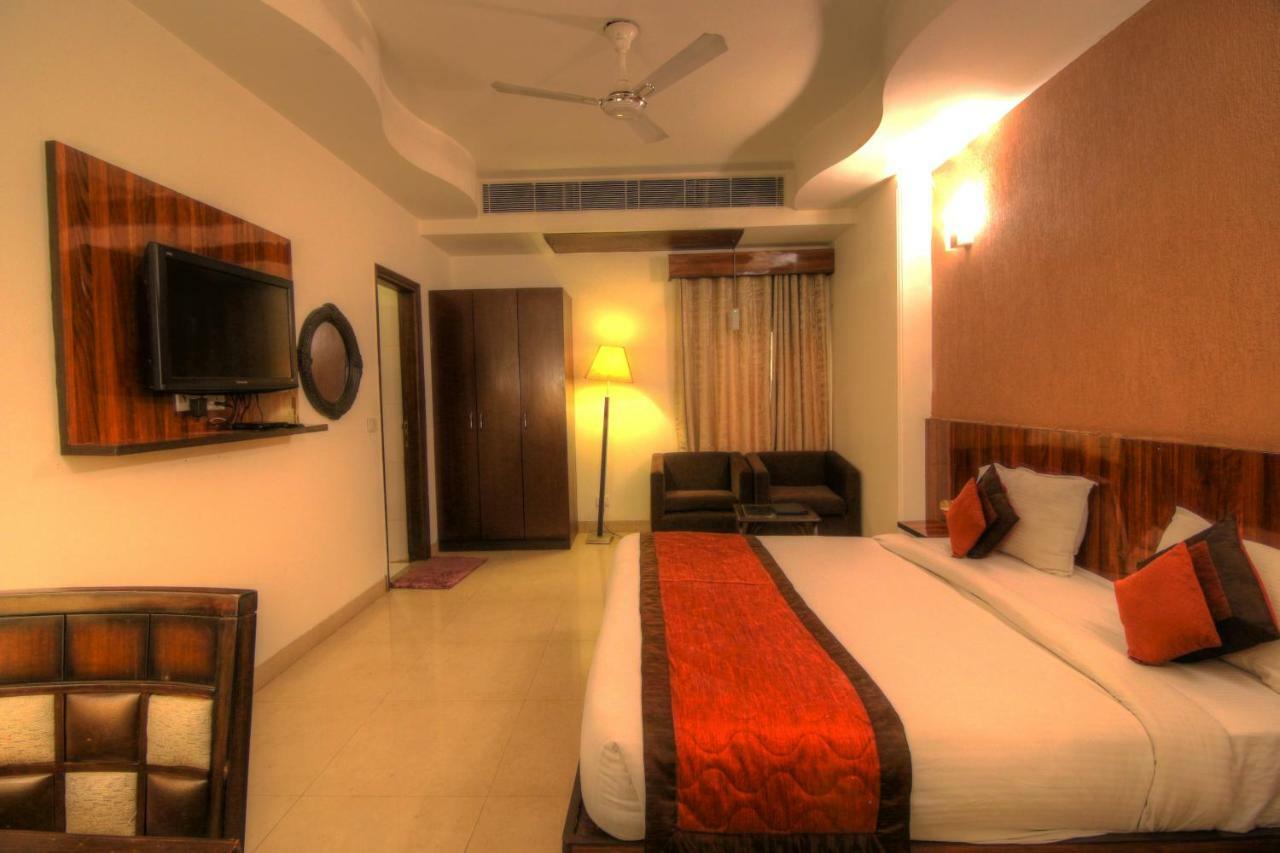 The Impress Near Delhi Airport