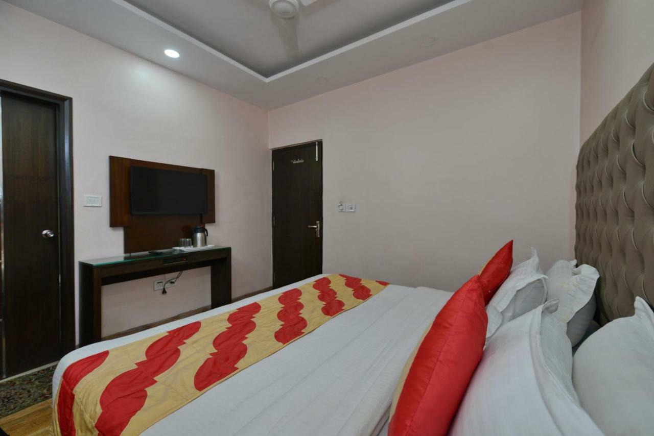Kabeer New @ New Railway Station Hotel