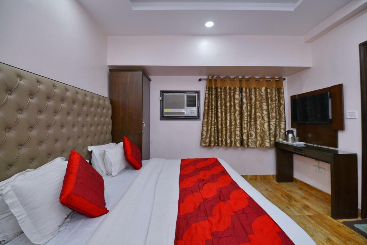 Kabeer New @ New Railway Station Hotel 3*