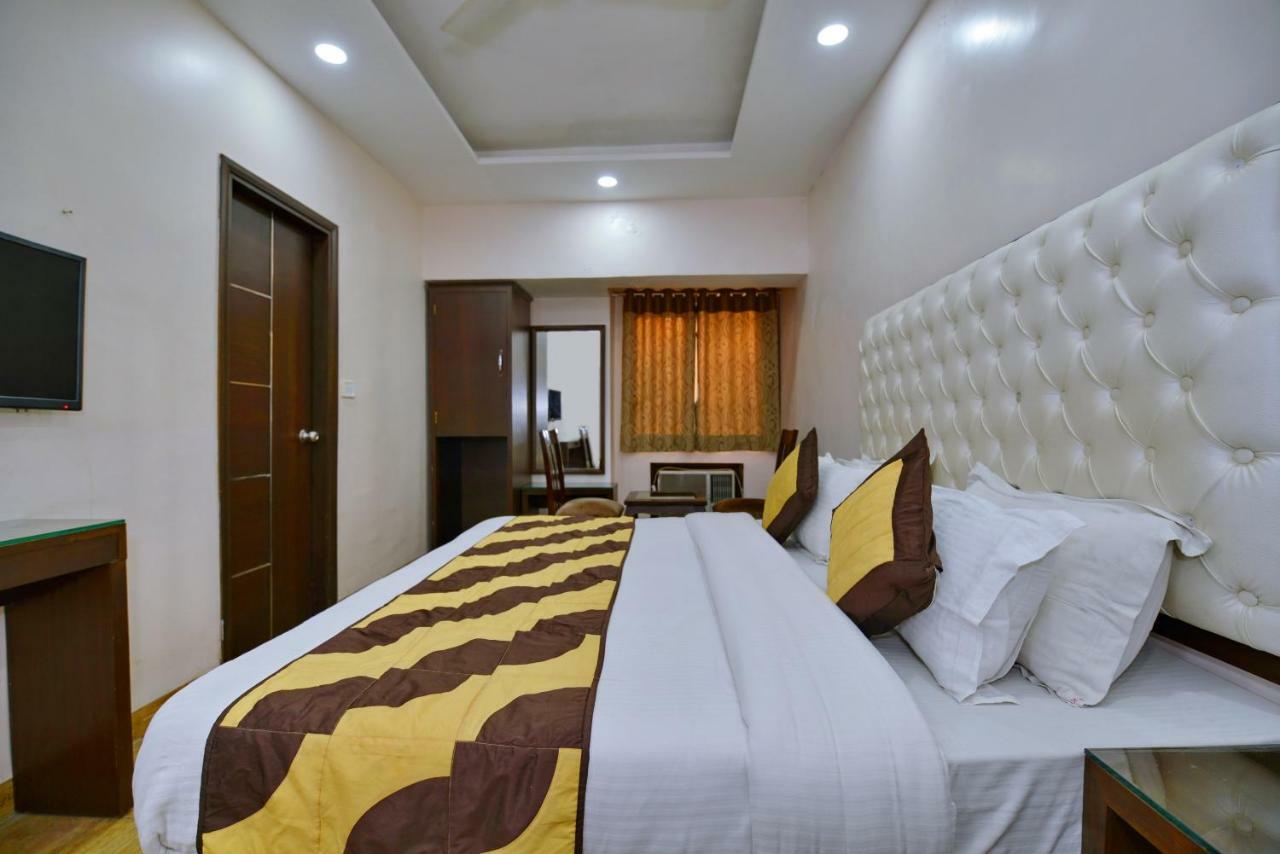 Kabeer New @ New Railway Station Hotel Delhi (National Capital Territory of India)