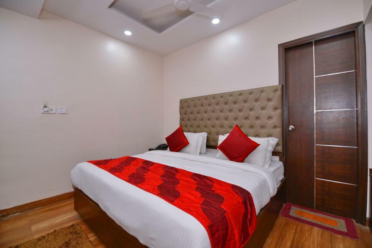 Kabeer New @ New Railway Station Hotel 3*