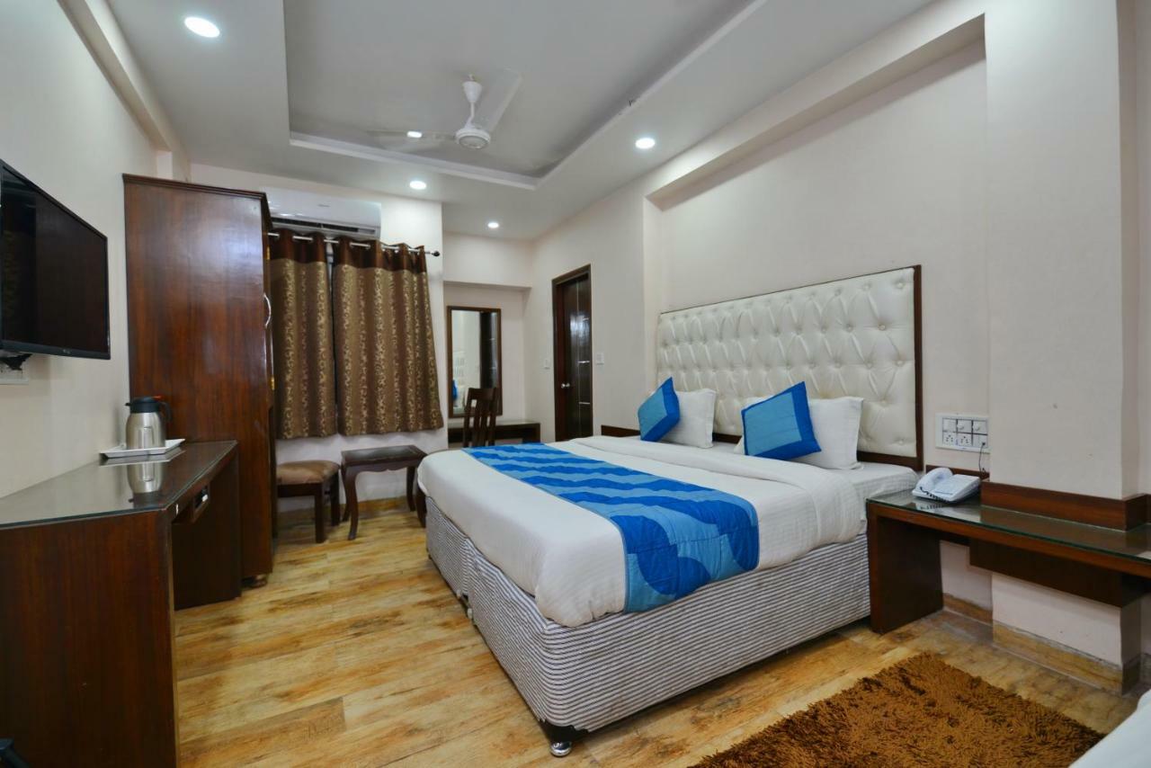 Kabeer New @ New Railway Station Hotel