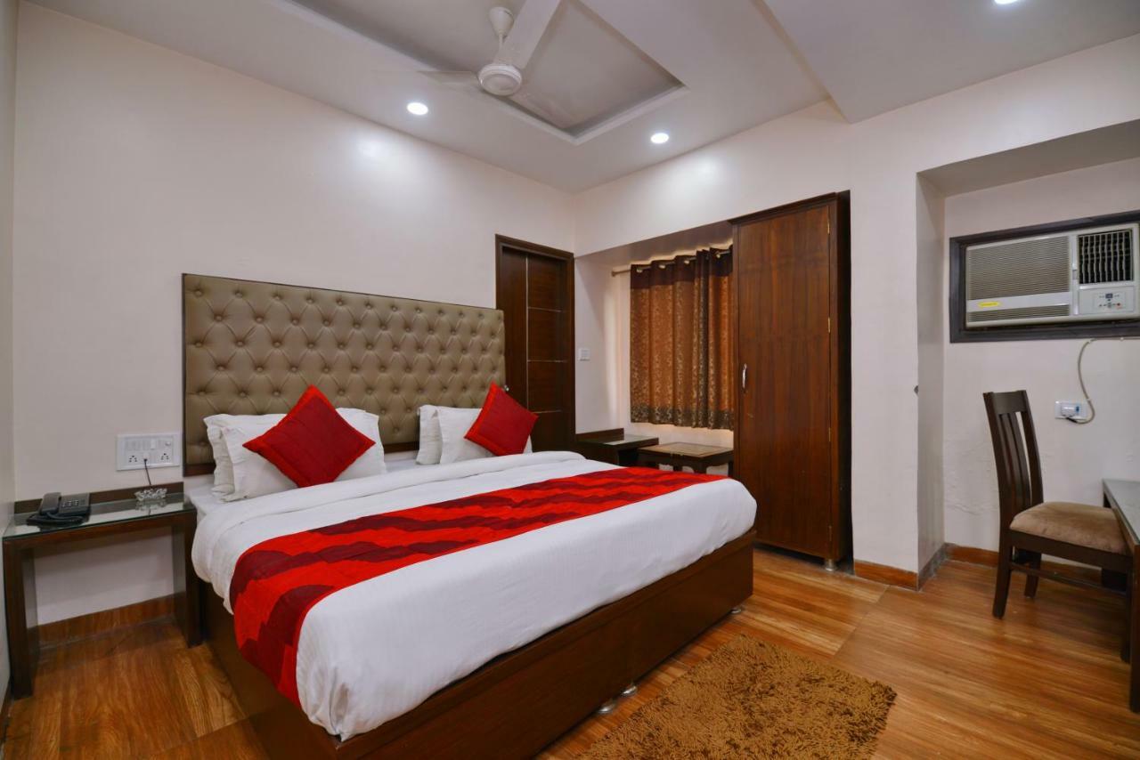Kabeer New @ New Railway Station Hotel 3*