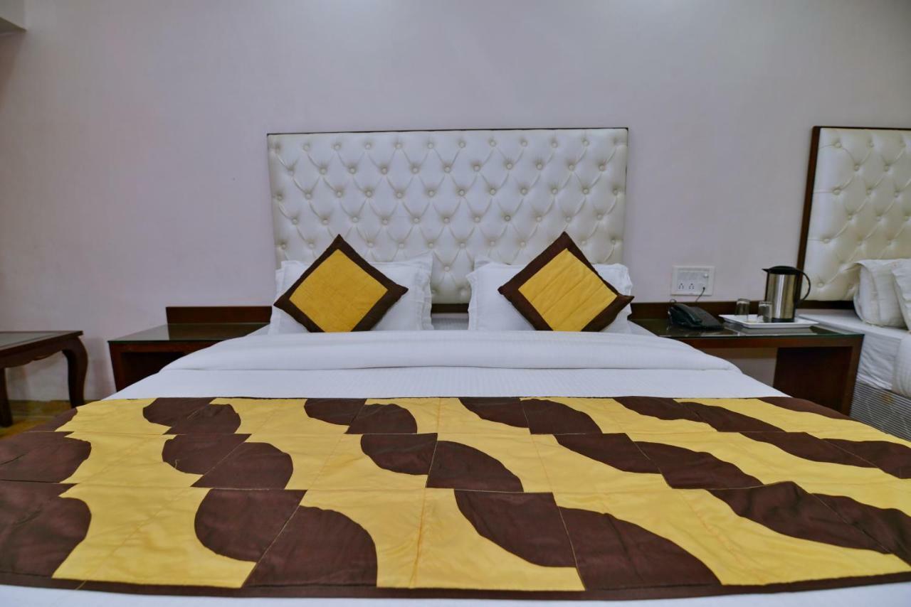 Kabeer New @ New Railway Station Hotel 3*