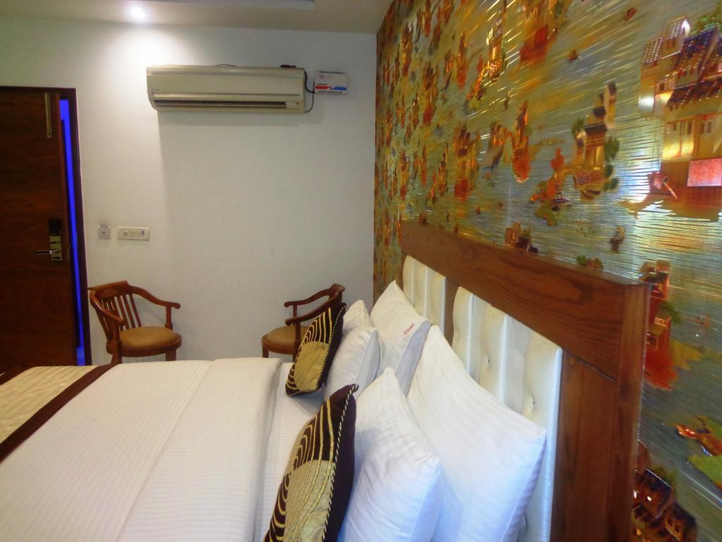 Excel Apartment *
