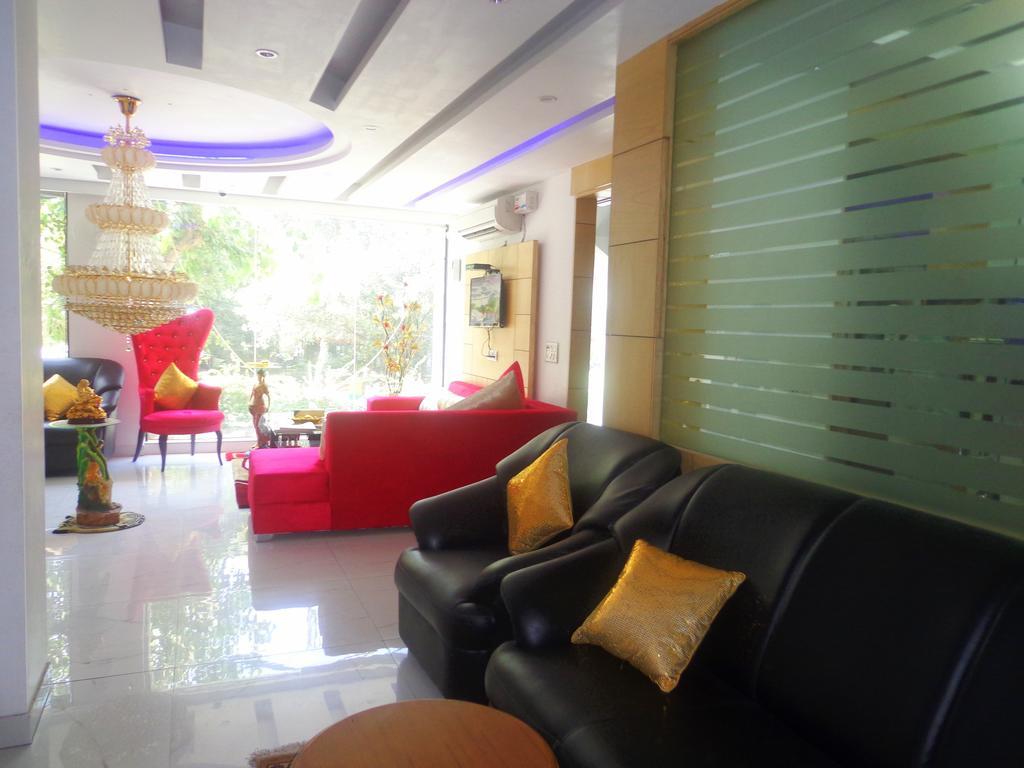 Excel * New Delhi