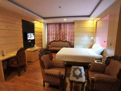 Hotel Emarald,