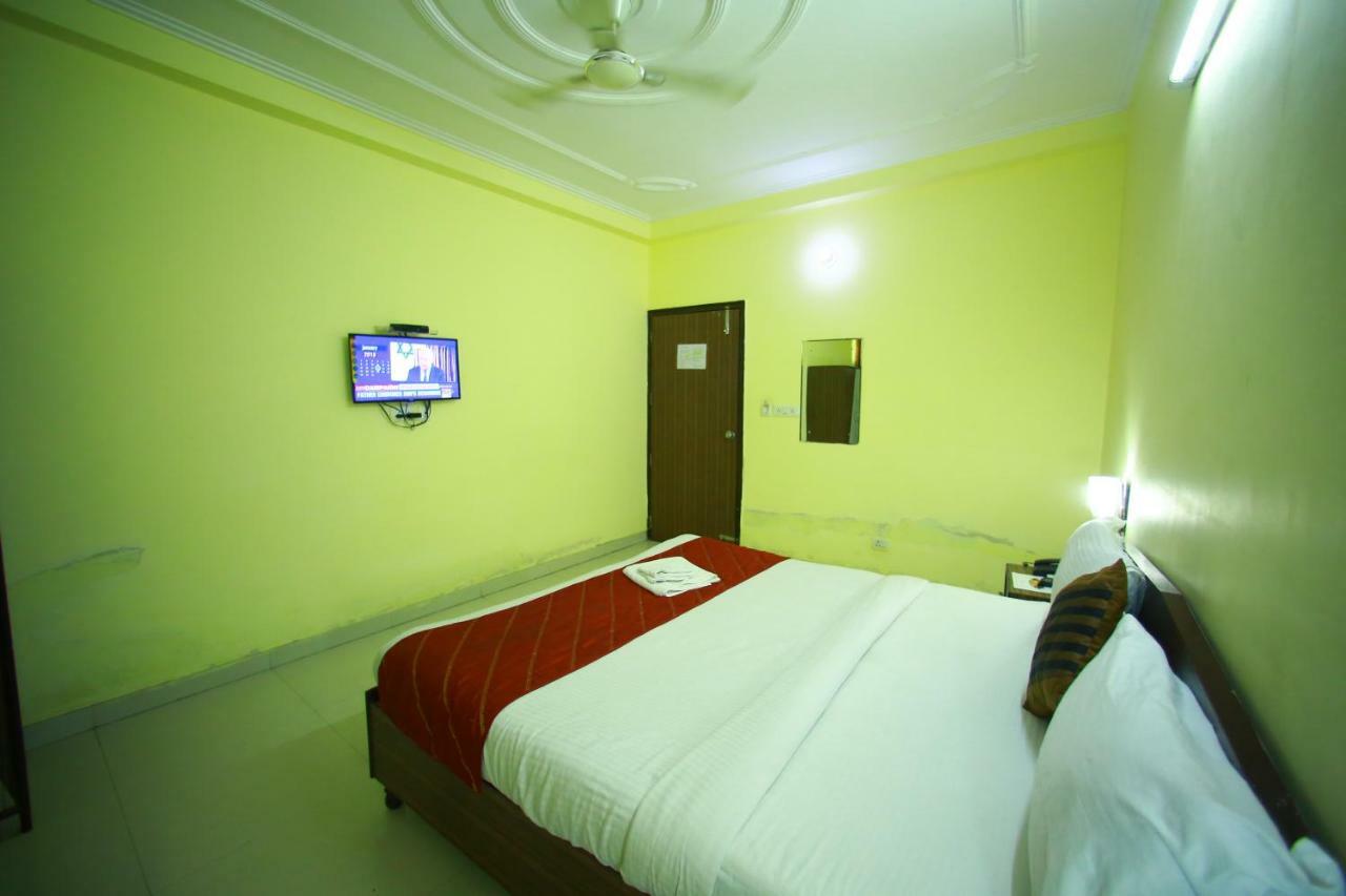 Opo Metro Tower Delhi Airport 2*
