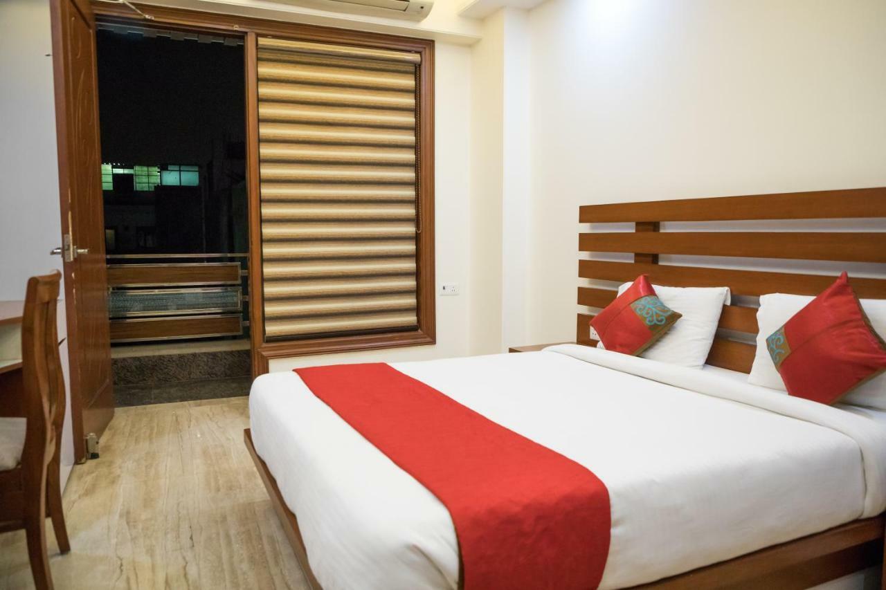 Sm Palace Hotel New Delhi