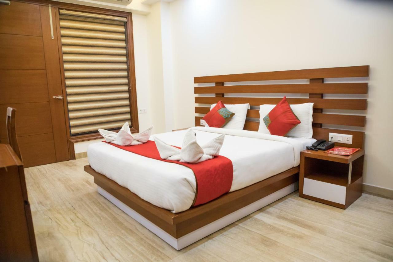 Sm Palace Hotel New Delhi