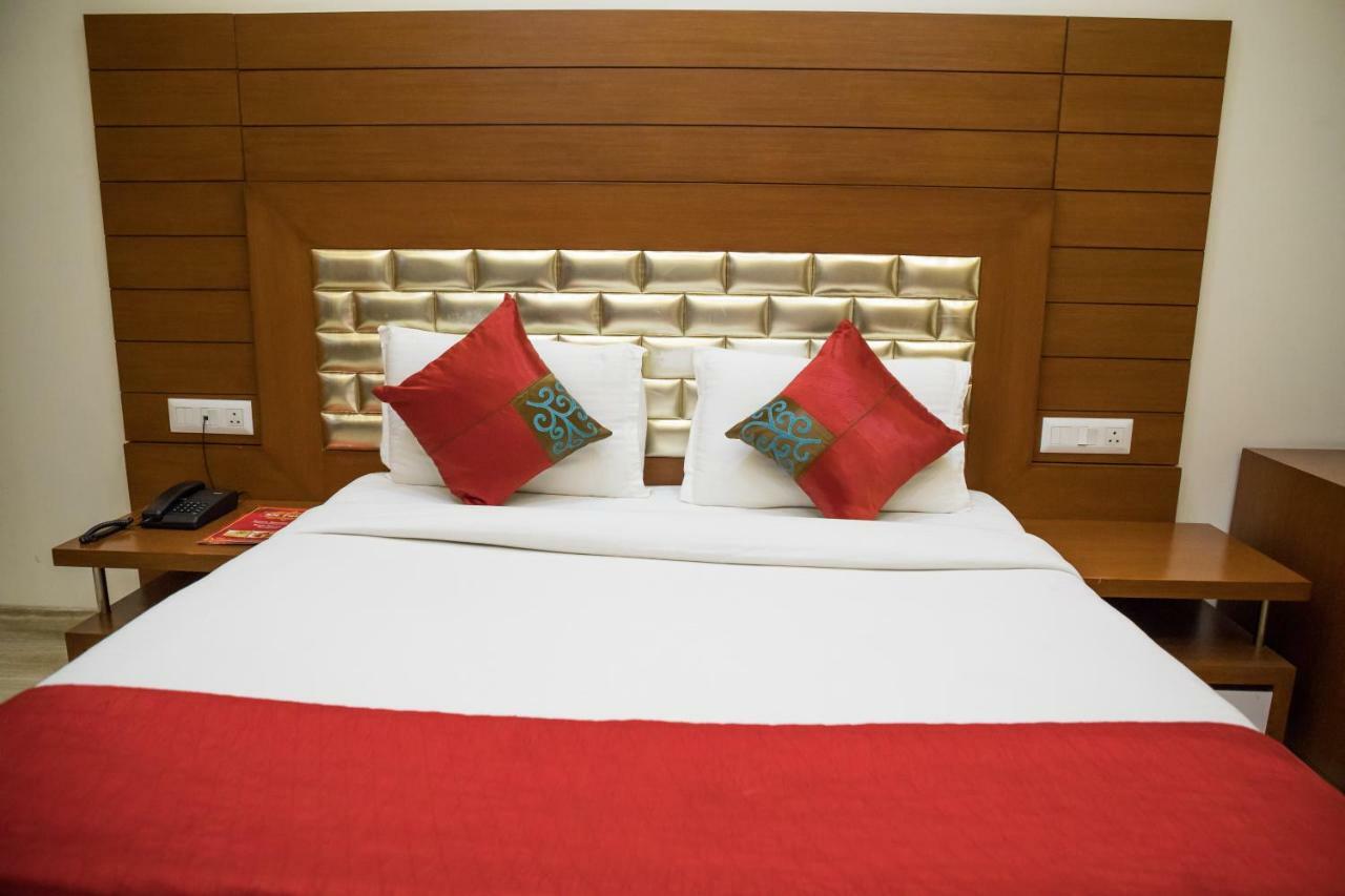 Sm Palace Hotel