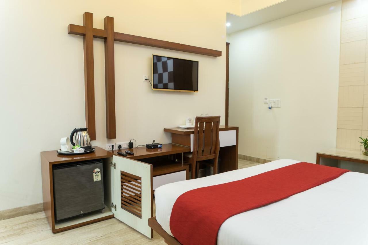Sm Palace 3*