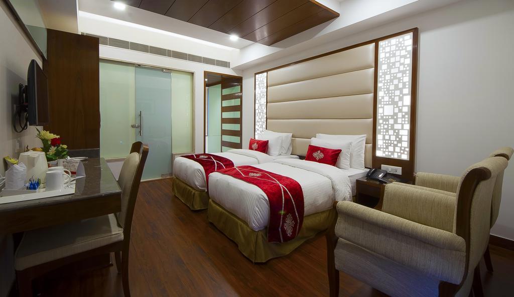 Swaran Palace 4*